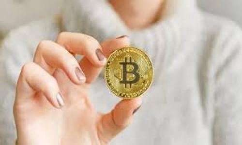 baioti如何安全地注册比特币钱包官网：全面指南/baioti  
比特币, 比特币钱包, 钱包注册, 加密货币/guanjianci  

随着加密货币的普及，比特币作为最主要的数字货币吸引了越来越多的投资者和用户。为了安全地管理这些数字货币，注册一个比特币钱包显得尤为重要。比特币钱包不仅提供安全的存储方式，还可以帮助用户进行交易、转账等各种操作。在这篇文章中，我们将详细探讨如何安全地注册比特币钱包官网，并讨论在注册过程中需注意的各种问题和安全措施。同时，我们也将解答一些用户可能会提出的相关问题，以便为用户提供更全面的帮助和指导。

比特币钱包的种类
在开始注册比特币钱包官网之前，首先要了解比特币钱包的不同种类。通常，比特币钱包可以分为以下几类：

ul
  listrong在线钱包：/strong在线钱包是一种托管在互联网服务器上的钱包，用户可以通过网络直接访问。这种钱包的优点是方便快捷，但安全性相对较低，因为其私钥存储在服务器上，可能会面临黑客攻击的风险。/li
  listrong桌面钱包：/strong桌面钱包是安装在个人电脑上的软件钱包，用户对私钥有完整控制，安全性比在线钱包更高。用户需要定期备份钱包，以防止数据丢失。/li
  listrong移动钱包：/strong移动钱包是针对手机用户设计的应用程序，方便用户随时随地进行比特币交易。虽然便捷，但同样面临丢失设备或遭到恶意软件攻击的风险。/li
  listrong硬件钱包：/strong硬件钱包是一种专用的物理设备，用于安全存储比特币私钥。这种钱包被认为是最安全的方式，因为即使设备连接到互联网，私钥也不会暴露。/li
  listrong纸钱包：/strong纸钱包是将比特币地址和私钥打印在纸上，这种方式使私钥永远不会接触到互联网，安全性极高。但纸质形式容易损坏或丢失。/li
/ul

选择适合自己的钱包类型后，我们才能进入注册的步骤。

注册比特币钱包的步骤
以下是注册比特币钱包的一般步骤：

ol
  listrong选择钱包提供商：/strong在注册之前，用户需要认真选择一个可信赖的钱包服务提供商。可以参考社区评价、使用人数、技术支持等因素。/li
  listrong访问官网：/strong通过搜索引擎查找该钱包的官网，并务必确认网址的正确性，以防钓鱼网站。/li
  listrong填写注册信息：/strong在官网上找到注册页面，填写相关信息，包括邮箱地址、用户名和密码等。在此过程中，建议使用强密码，避免过于简单。/li
  listrong邮箱验证：/strong提交注册信息后，通常钱包服务商会发送一封验证邮件，用户需点击邮件中的链接进行邮箱验证。/li
  listrong设置安全措施：/strong完成邮箱验证后，用户可以设置两步验证等额外的安全防护。这一步非常重要，提高账户的安全性。/li
  listrong到达钱包主界面：/strong经过以上步骤，用户将能够成功登录自己的比特币钱包，进行币的管理和交易。/li
/ol

如何确保注册过程的安全性
在注册比特币钱包时，确保安全是非常重要的。以下是一些建议：

ul
  listrong使用安全网络：/strong尽量避免在公共Wi-Fi环境下注册或交易比特币，使用私人网络更加安全。/li
  listrong开启两步验证：/strong为账户开启两步验证，增加额外安全层，即使密码泄露，账户也不容易被侵犯。/li
  listrong保护个人信息：/strong在互联网上，不要随意分享个人信息，尤其是与钱包相关的信息。/li
  listrong定期备份：/strong若使用桌面钱包或硬件钱包，定期备份私钥和恢复短语，以防数据丢失。/li
  listrong更新软件：/strong定期更新钱包软件，以确保应用程序具备最新的安全补丁。/li
/ul

常见问题解答

1. 比特币钱包的私钥是什么？需要如何保护？
私钥是控制比特币的唯一凭证，它允许用户直接访问和管理其比特币资产。若有用户获取私钥，便可完全控制该比特币地址中的所有比特币。因此，保护私钥的安全显得尤为重要。以下是保护私钥的一些方法：
ul
    li使用复杂的密码：为钱包设置复杂的密码，避免使用容易被猜到的个人信息。/li
    li启用两步验证：通过额外的验证方式保护账户，即使密码泄露，仍可提高安全性。/li
    li隔离存储：硬件钱包和纸钱包等隔离方式的存储可最大程度地降低风险，确保私钥不直接暴露在网络上。/li
    li定期更换私钥：虽然实现起来稍微复杂，但定期更换私钥可有效保护比特币安全。/li
/ul
定期检查钱包的活动记录，若发现异常交易应立即更改密码和启用额外的防护措施。

2. 如何找回丢失的比特币钱包账户？
找回丢失的比特币钱包账户通常取决于具体钱包类型。如果使用的是在线钱包或邮箱注册的账户，通常可以通过邮箱和密码恢复。但若忘记了密码且没有设置辅助恢复链接，则恢复存在一定难度。以下是一些找回比特币钱包账户的步骤：
ul
    li尝试找回密码：大多数在线钱包会提供“找回密码”功能，通过注册时填写的邮箱或手机进行验证。/li
    li检查备份：如果曾经备份过私钥或助记词，可以使用这类信息恢复钱包。/li
    li感谢技术支持：联系钱包提供最高支援，了解是否有其他恢复方式。/li
    li未备份则无法找回：需要注意的是，如果备份和助记词都没有，丢失的比特币可能会永久无法找回。/li
/ul

3. 如何选择一个可靠的比特币钱包？
选择可靠的比特币钱包时，应考虑多个因素，包括：
ul
    li安全性：钱包的声誉和安全措施是首要考虑的因素，包括加密技术和安全审计的历史。/li
    li用户支持：一个良好的用户支持是非常必要的，确保遇到问题时能及时获得帮助。/li
    li用户评价和反馈：查看其他用户的评价和反馈，可以提供钱包的可信度和使用体验的直观信息。/li
    li费用和费用透明度：了解该钱包的使用费、转账费等，是否清晰明了，有些钱包可能在交易费上隐藏收费。/li
/ul
在选择完钱包后，可以通过小额尝试资金，确认其可靠性后再进行大额投资。

4. 比特币钱包的安全问题有哪些？
比特币钱包的安全问题可以从多方面进行分析，包括：
ul
    li黑客攻击：在线钱包经常面临黑客入侵，导致私钥和用户账号被盗取。/li
    li钓鱼网站：一些不法分子通过模仿钱包官网，诱导用户输入账户信息，造成资产损失。/li
    li设备丢失或损坏：如果使用移动钱包或桌面钱包，一旦设备遗失或损坏，可能导致无法找回资产。/li
    li遗忘密码或私钥：若用户遗忘密码且未备份私钥或助记词，资产可能永久丢失。/li
/ul
为了降低这些风险，用户应在注册和使用钱包时采取合理的安全措施，如遵循前文的保护建议，保持警惕，定期更新安全防护。

总结来说，注册比特币钱包是确保安全管理比特币资产的前提，但用户还应时刻保持警惕，采取合理有效的安全措施，以保护自己的数字财富。